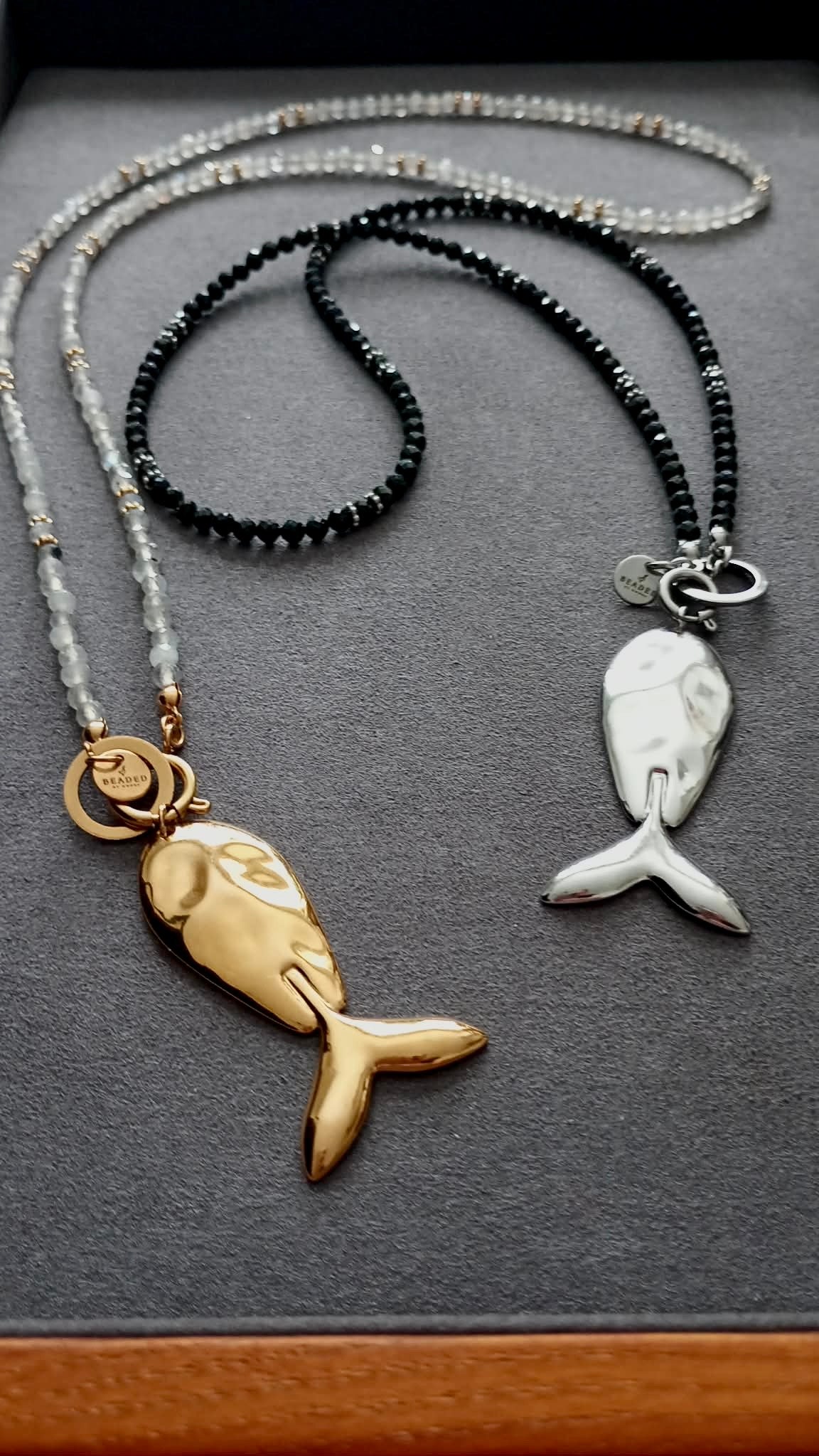 INNER-LED BLACK SPINEL NECKLACE