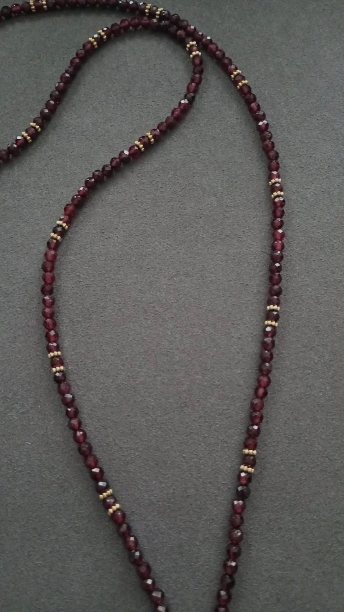 HEART-LED GARNET NECKLACE