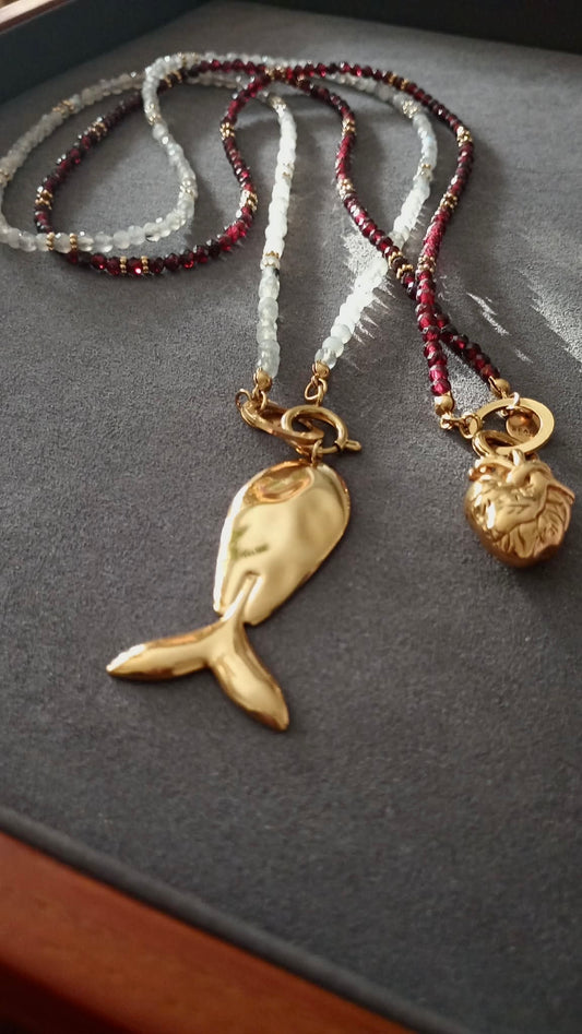 INNER-LED LABRADORITE NECKLACE