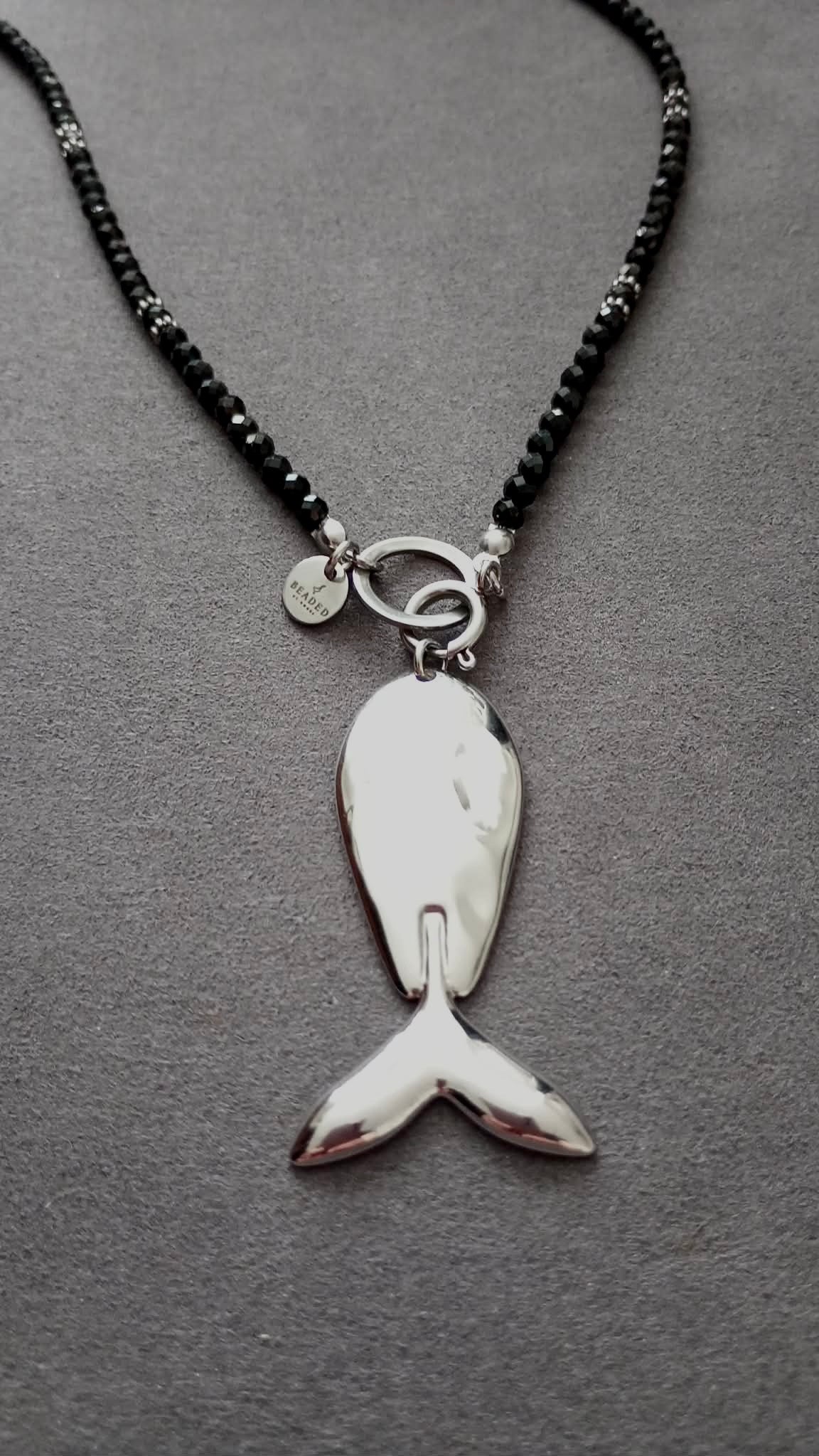 INNER-LED BLACK SPINEL NECKLACE